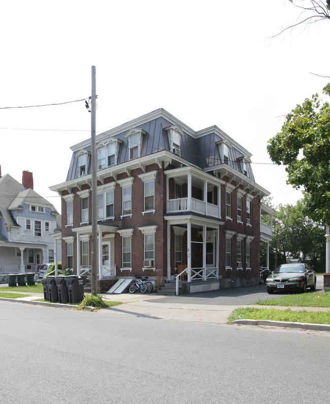 6 Oak St in Glens Falls, NY - Building Photo - Building Photo