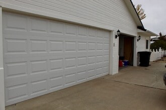 650 Eastlake Dr in Spring Creek, NV - Building Photo - Building Photo