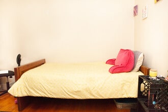 1743 Commonwealth Ave, Unit 4 in Boston, MA - Foto de edificio - Building Photo