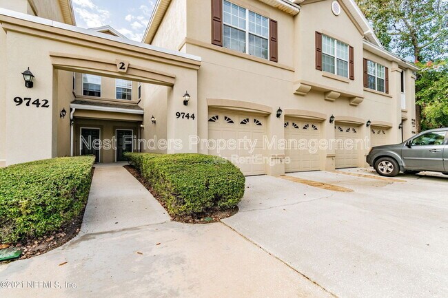 9744 Summer Grove Way W in Jacksonville, FL - Building Photo - Building Photo