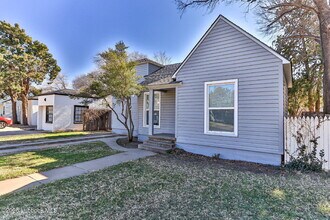 2417 25th St in Lubbock, TX - Building Photo - Building Photo