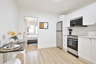 1675 Rachel Rue E in Montréal, QC - Building Photo - Building Photo