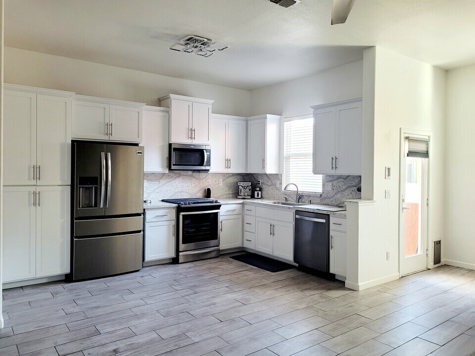 3143 Minturn Way in Rancho Cordova, CA - Building Photo