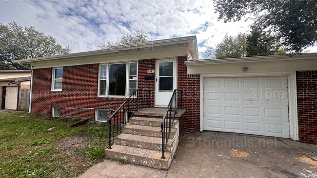 property at 1921 W Jewell St