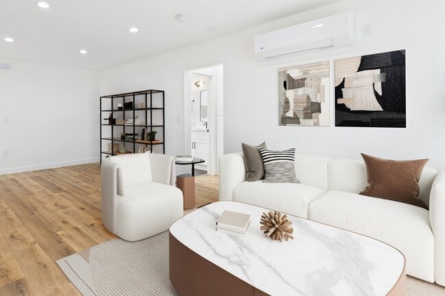 The Stanley Off Sunset in Los Angeles, CA - Building Photo - Building Photo