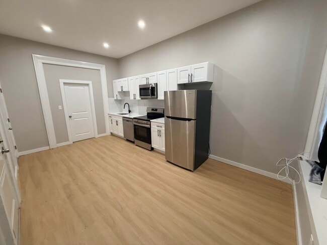 541 Clinton Ave in Albany, NY - Building Photo - Building Photo