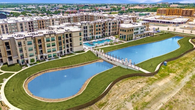 3701 Dr. Martin Luther King Jr. Dr, Unit 1303 in Arlington, TX - Building Photo - Building Photo