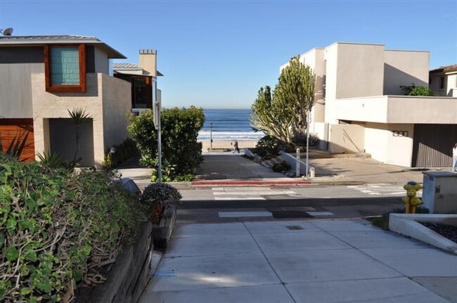 1812 Ocean Dr in Manhattan Beach, CA - Foto de edificio - Building Photo