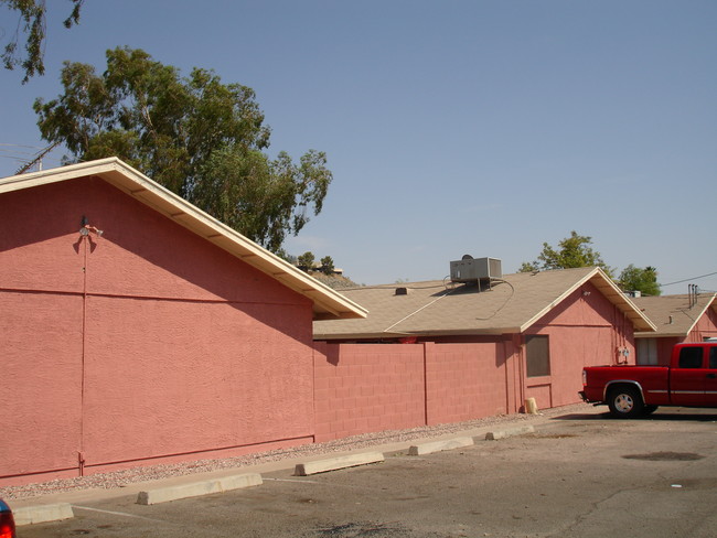 Veracruz Apartments in Phoenix, AZ - Building Photo - Building Photo