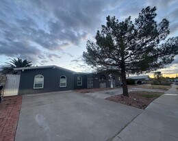 6437 Dawn Dr in El Paso, TX - Building Photo