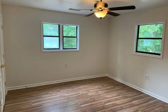 407 Pless Rd, Unit A in Cleveland, GA - Foto de edificio - Building Photo