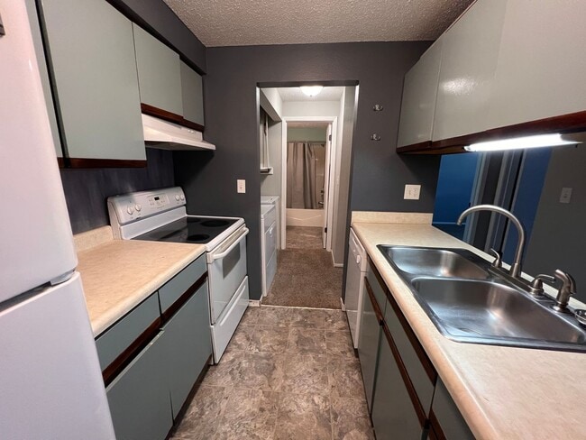 property at 902 Benton Dr