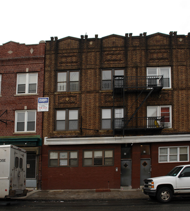 65 Martin Luther King Dr in Jersey City, NJ - Building Photo - Building Photo