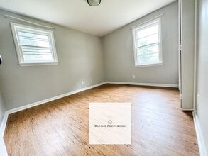 400 Meadow Rd in Laurens, SC - Building Photo - Building Photo