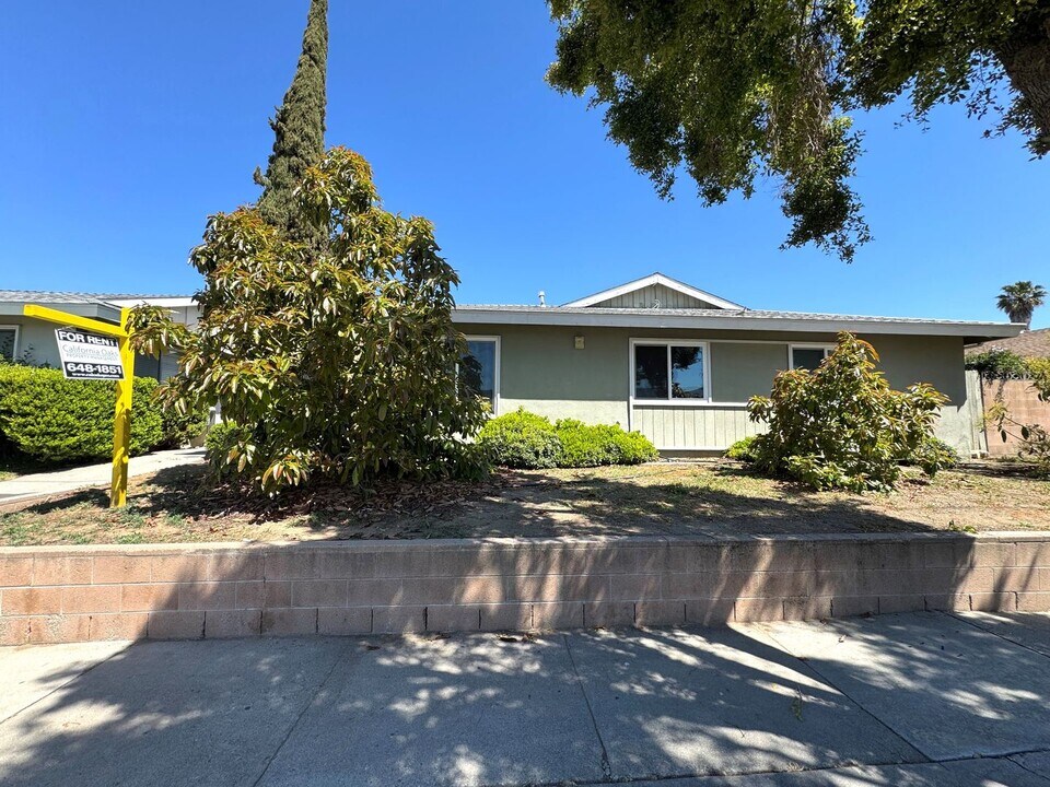217 Sespe Ave-Unit -B in Fillmore, CA - Building Photo