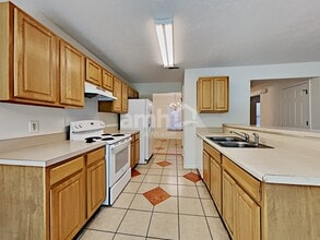 2425 Edencrest Dr in Antioch, TN - Building Photo - Building Photo