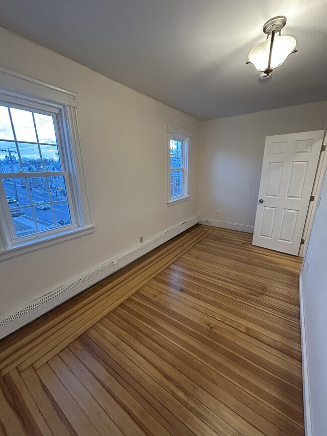 335 Academy Ave, Unit #3