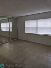2392 Coral Springs Dr in Coral Springs, FL - Building Photo - Building Photo