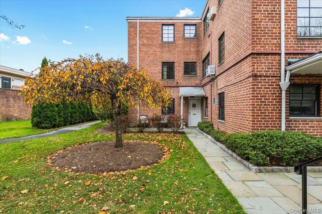 181 Purchase St in Rye, NY - Building Photo