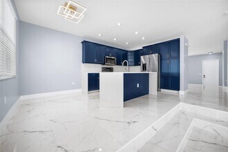 5030 SW 155th Ter in Miramar, FL - Foto de edificio - Building Photo