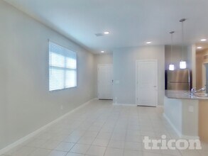 13273 N 143rd Dr, Unit 906 in Surprise, AZ - Foto de edificio - Building Photo