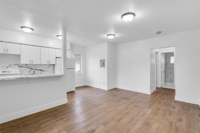 5549 NE Miami Ct in Miami, FL - Building Photo - Building Photo