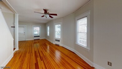 40 Dunnell Rd in Maplewood, NJ - Building Photo - Building Photo