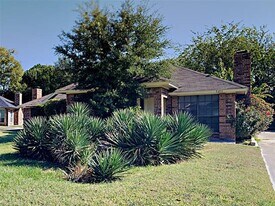 5211 Wild Horse Ct in Arlington, TX - Building Photo