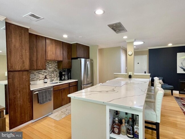 11302 Gatesborough Ln in Reston, VA - Building Photo - Building Photo