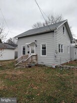 411 E Cherry St in Orwigsburg, PA - Building Photo