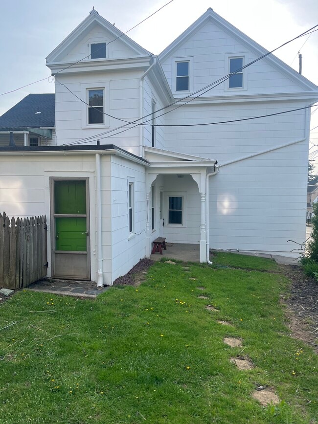 720 High St, Unit 1