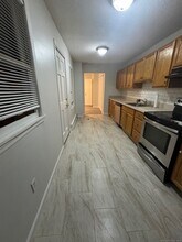 53 Mountain St in Ellington, CT - Foto de edificio - Building Photo