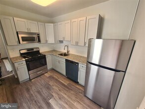 403 E Ashmead St in Philadelphia, PA - Building Photo - Building Photo