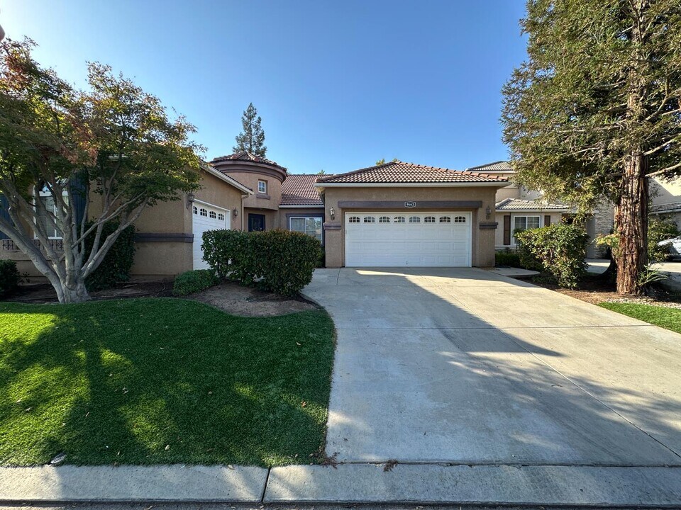 9663 N Willey Ct in Fresno, CA - Building Photo