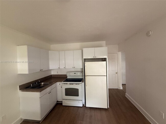 167 NW 56th St in Miami, FL - Building Photo - Building Photo