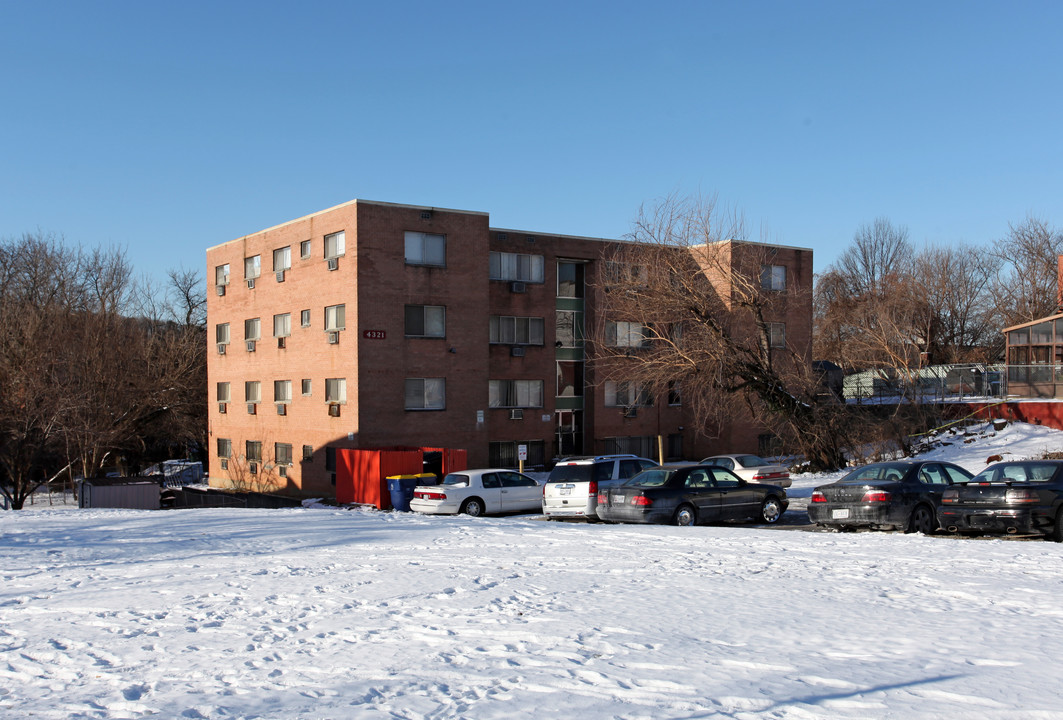 4321 Brooks St NE in Washington, DC - Building Photo