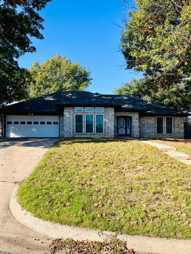 103 Briarhaven Blvd in Weatherford, TX - Building Photo - Building Photo