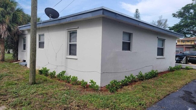 property at 1006 Henrietta Ave