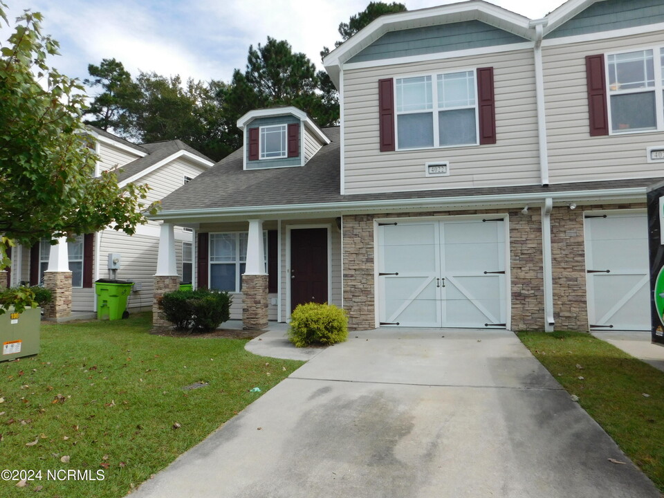 4022 Arbor Green Way in New Bern, NC - Building Photo