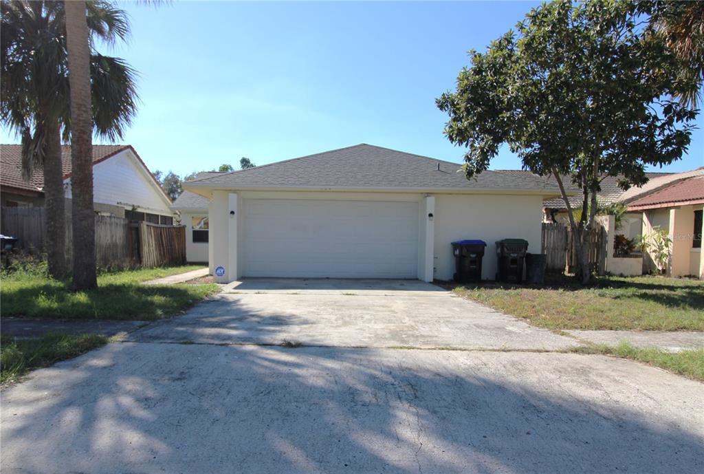 2248 Greenview Cir in Orlando, FL - Building Photo