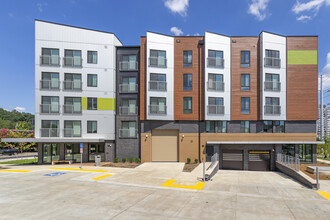 Apex Apartments in Arlington, VA - Building Photo - Building Photo