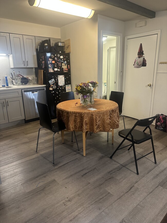 510 S Juniper St, Unit A in Philadelphia, PA - Foto de edificio - Building Photo