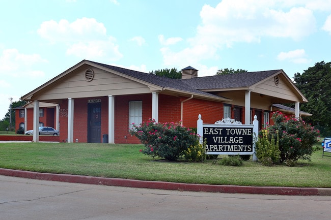 East Towne Village in Guthrie, OK - Building Photo - Building Photo