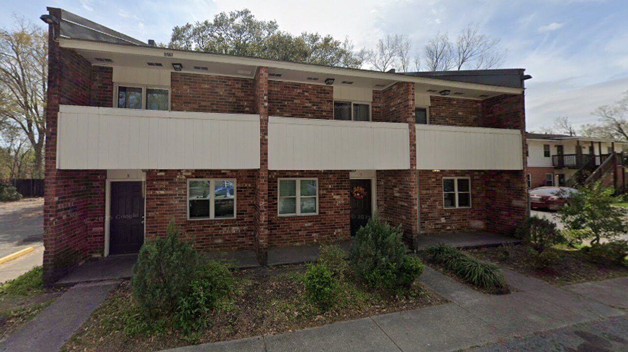 2467 Brownlee St in Baton Rouge, LA - Building Photo
