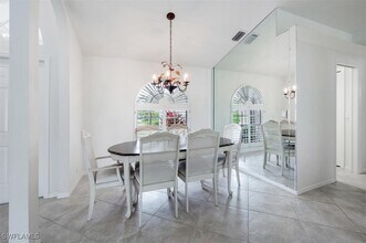 626 Lambton Ln in Naples, FL - Foto de edificio - Building Photo