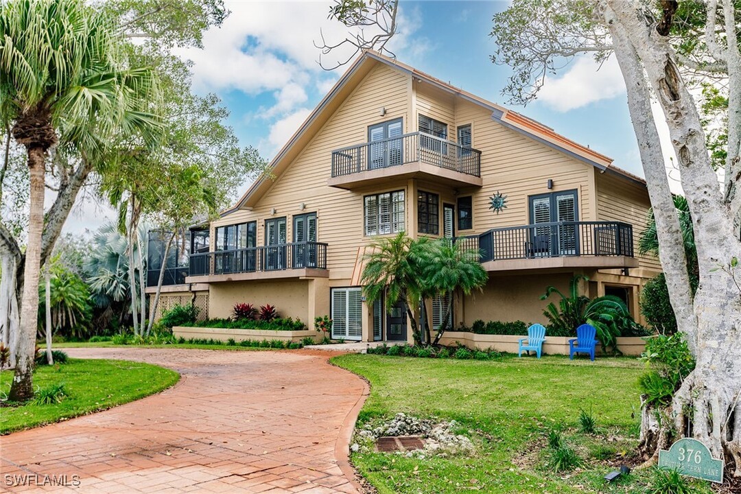 376 Leatherfern Ln in Marco Island, FL - Building Photo