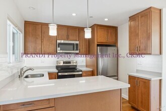 25 Bayo Vista Way in San Rafael, CA - Building Photo - Building Photo