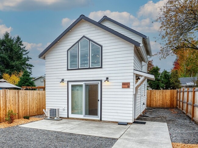 6601 SE 94th Ave in Portland, OR - Building Photo - Building Photo