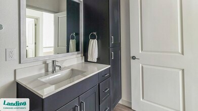 91 Jensen Dr in Houston, TX - Building Photo - Building Photo