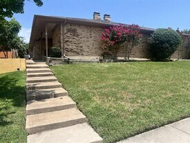 2029 Springwood Pl in Carrollton, TX - Building Photo